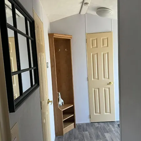Cosy Static Caravan On The Edge Of The Lakes *